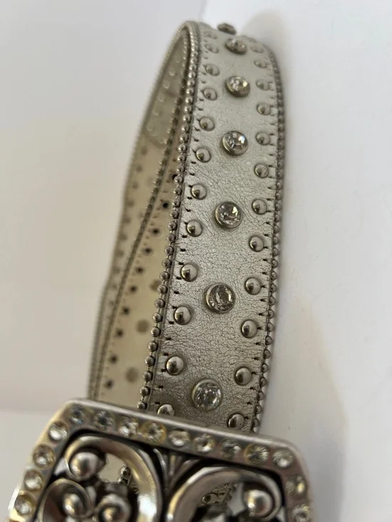 Rhinestone Embellished White Leather Belt with Ornate Silver Buckle - Picture 2 of 4